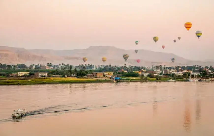 The hot air balloon ride in Luxor